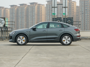 2022款Sportback 55 quattro 豪华型 整体外观