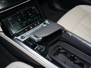 2022Sportback 55 quattro A п؅^