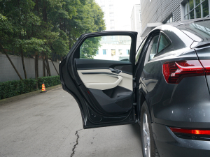 2022Sportback 55 quattro A п؅^