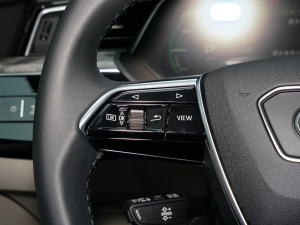 2022Sportback 55 quattro A п؅^