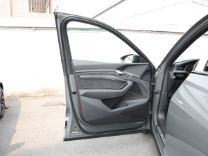 2022Sportback 55 quattro  {λ܇T