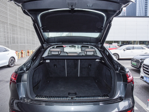 2022款Sportback 55 quattro 臻选型 行李厢空间
