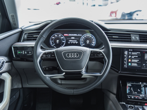 2022款Sportback 55 quattro 臻选型 方向盘