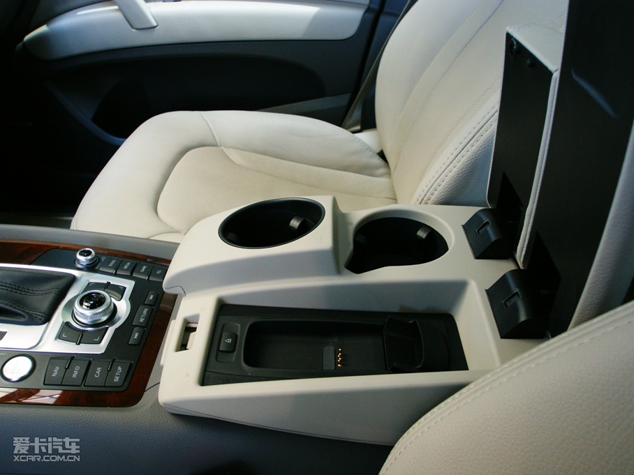 2010?yun)WQ7 3.6 FSI quattro g(sh)