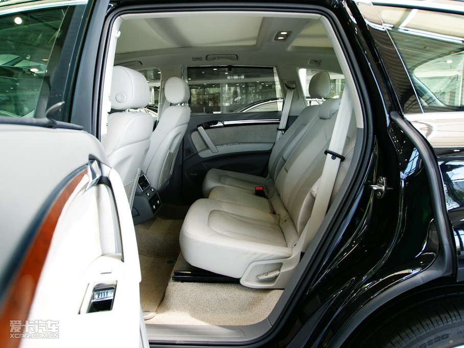 2010WQ7 3.6 FSI quattro g