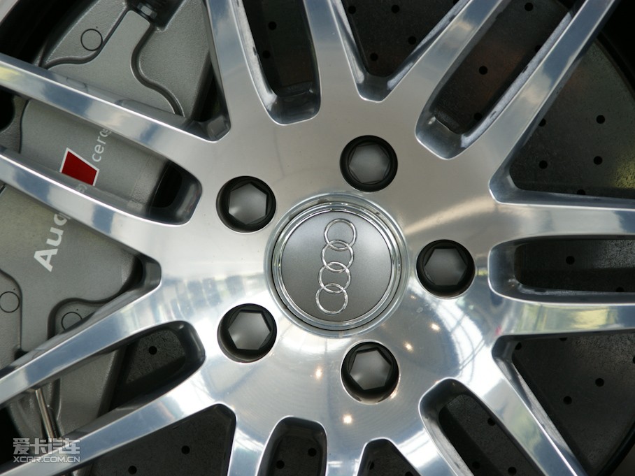 2010?yun)WQ7 6.0TDI V12 Ş