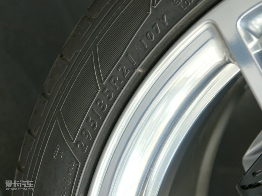 2010?yun)WQ7 6.0TDI V12 Ş