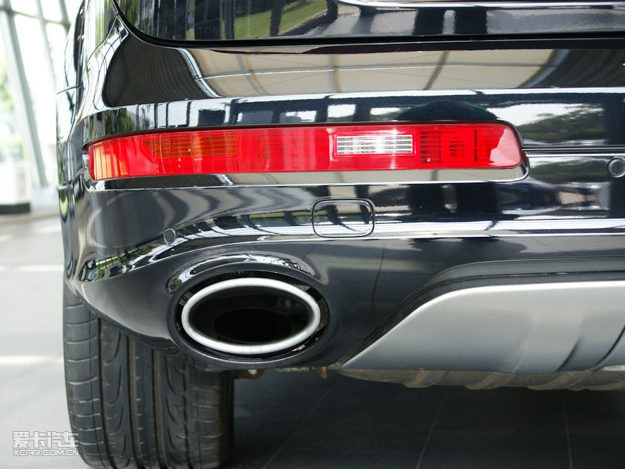 2010µQ7 6.0TDI V12 콢