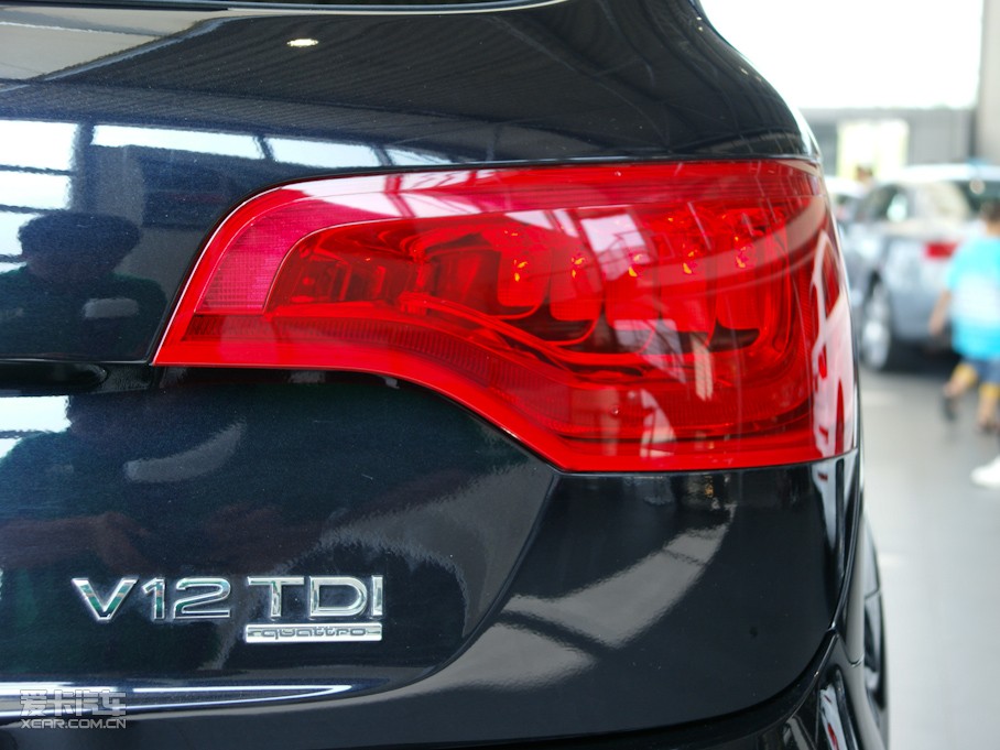 2010?yun)WQ7 6.0TDI V12 Ş