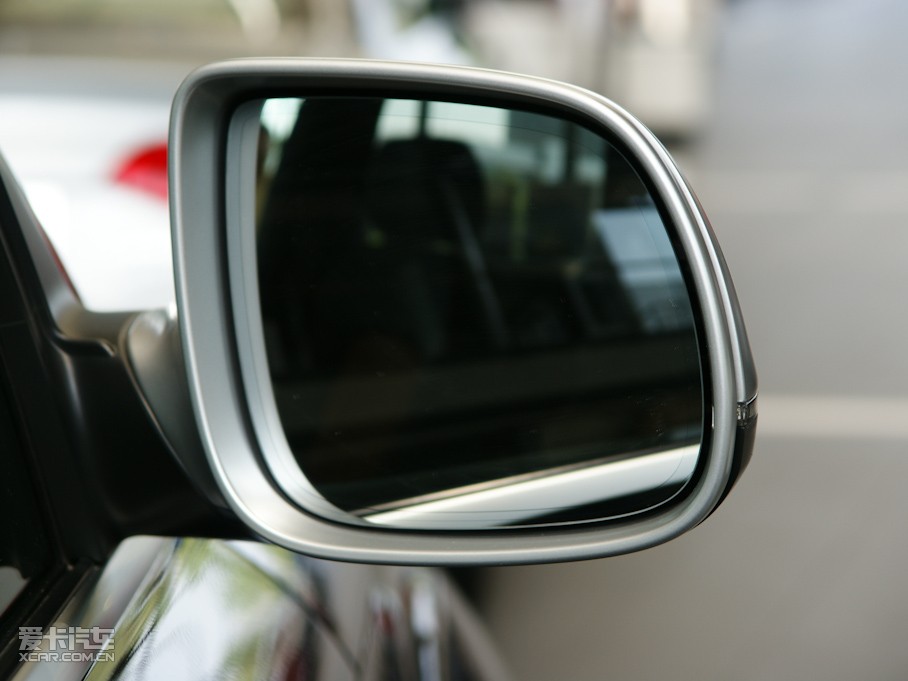 2010?yun)WQ7 6.0TDI V12 Ş