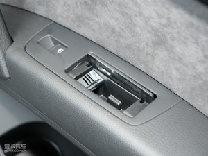 2010款3.6L 技术运动典藏版 空间座椅