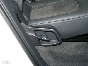 2010款3.6L 技术运动典藏版 空间座椅