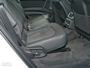 2010款3.6L 技术运动典藏版 空间座椅