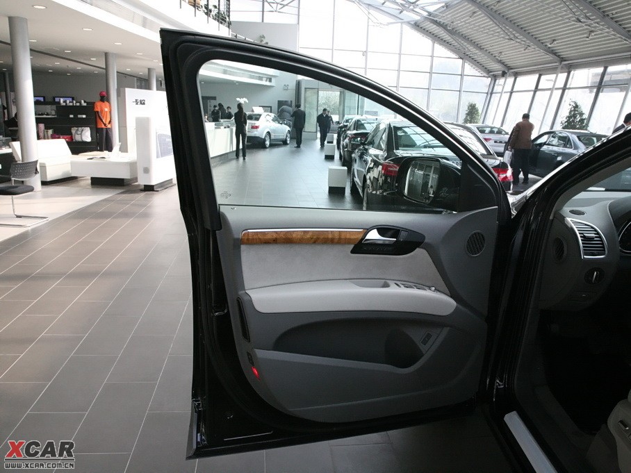 2010?yun)WQ7 3.6 FSI quattro A