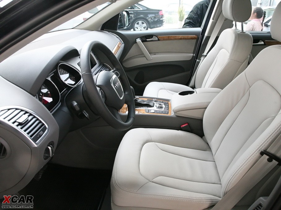 2010?yun)WQ7 3.6 FSI quattro A