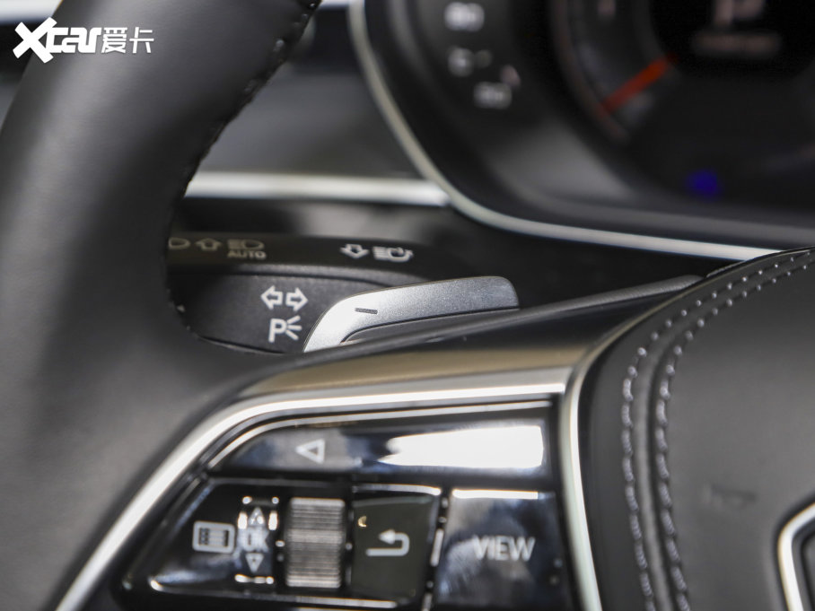 2023WA8 A8L 55 TFSI quattro Ş