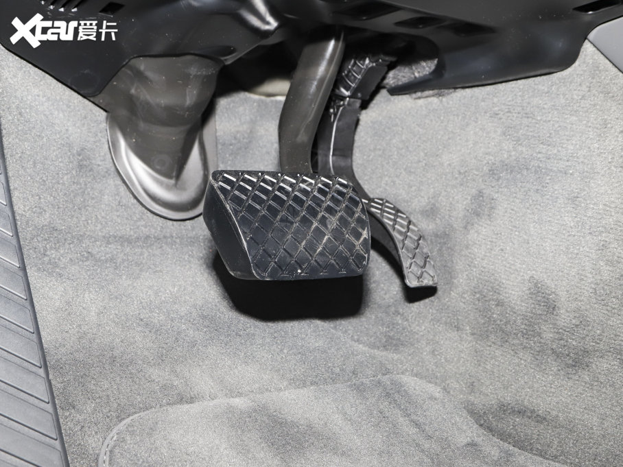 2023WA8 A8L 55 TFSI quattro Ş