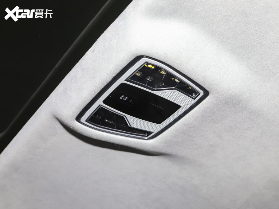 2023WA8 A8L 55 TFSI quattro Ş