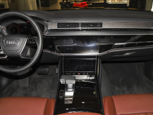 2023款A8L 50 TFSI quattro 臻选型 中控台