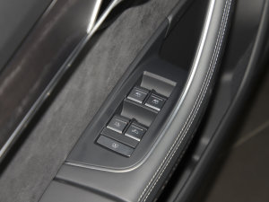 2023款A8L 50 TFSI quattro 臻选型 后排车窗控制区