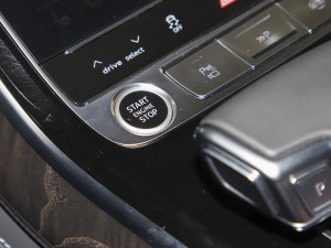 2023A8L 50 TFSI quattro x п؅^