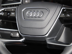 2023款A8L 50 TFSI quattro 臻选型 中控区