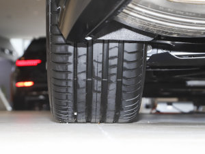 2023A8L 55 TFSI quattro Ş ^