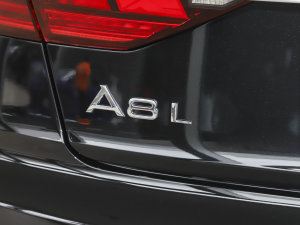 2023A8L 55 TFSI quattro Ş ^