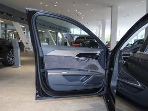 2023款A8L 55 TFSI quattro 旗舰型 驾驶位车门