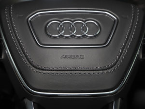 2023A8L 55 TFSI quattro Ş п؅^