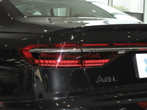 2023A8L 45 TFSI quattro  β