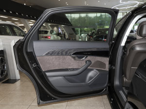 2023A(y)8L 45 TFSI quattro A ܇T