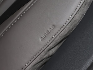 2023A(y)8L 45 TFSI quattro A п؅^(q)