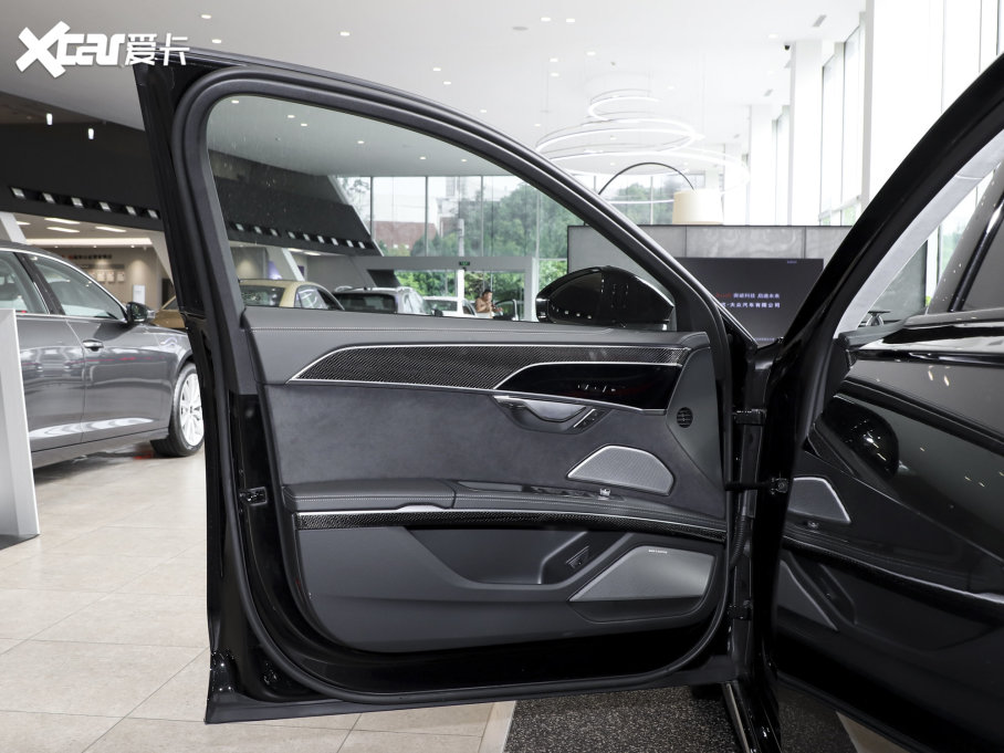 2023WS8 S8L 4.0TFSI quattro