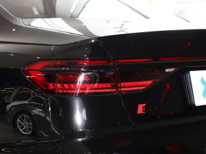 2023S8L 4.0TFSI quattro β