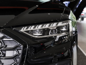 2023S8L 4.0TFSI quattro ^