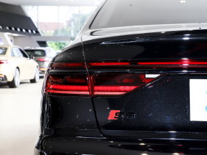 2023S8L 4.0TFSI quattro ^