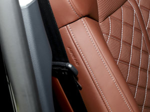 2023S8L 4.0TFSI quattro п؅^