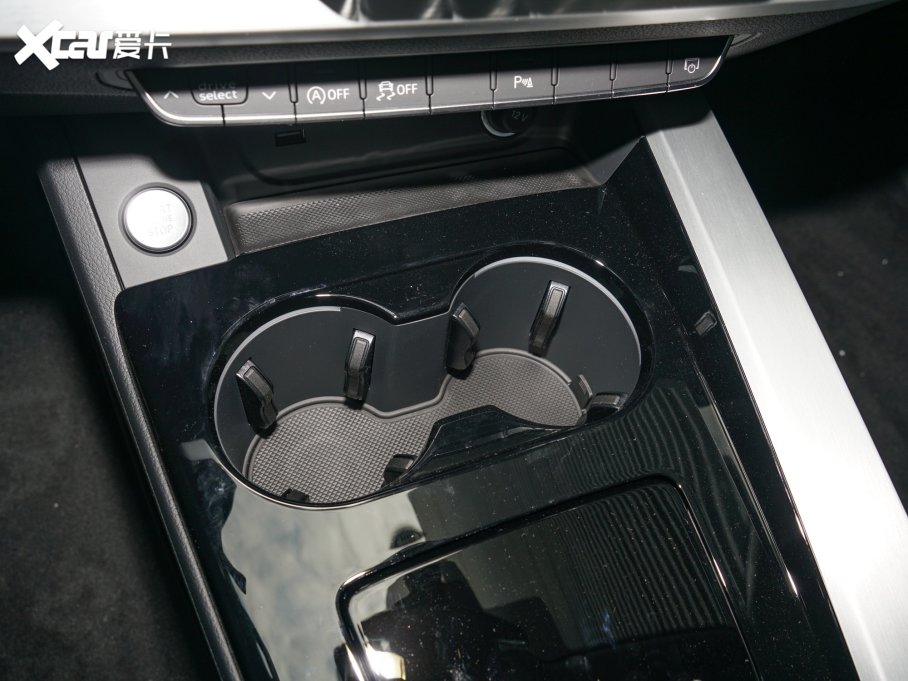 2023WA5 Sportback 40 TFSI quattro AӸ