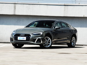 2023款Sportback 40 TFSI 时尚动感型 左前45度