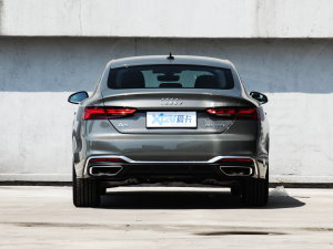 2023款Sportback 40 TFSI 时尚动感型 正后	