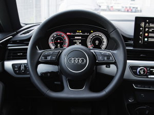 2023款Sportback 40 TFSI 时尚动感型 方向盘