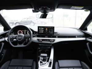 2023款Sportback 40 TFSI 时尚动感型 内饰全景
