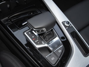 2023款Sportback 40 TFSI 时尚动感型 换挡杆