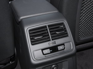 2023Sportback 40 TFSI rЄӸ п؅^