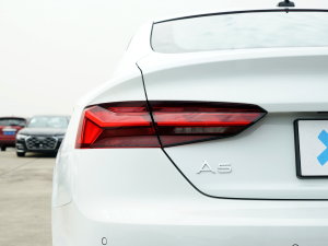 2023Sportback 40 TFSI quattro AӸ ^