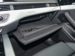 2023款Sportback 40 TFSI quattro 豪华动感型 手套箱