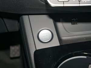 2023Sportback 40 TFSI quattro AӸ п؅^