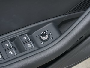 2023Sportback 40 TFSI quattro AӸ п؅^