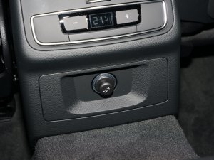 2023Sportback 40 TFSI quattro AӸ п؅^